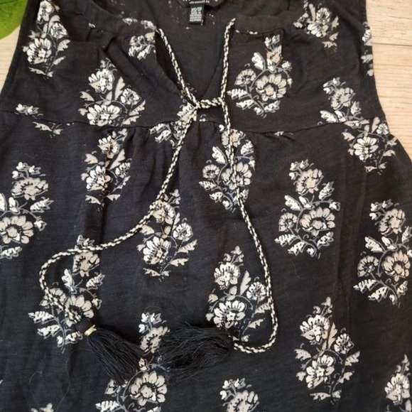 Lucky Brand Black Floral Top with tassel - Picture 9 of 10